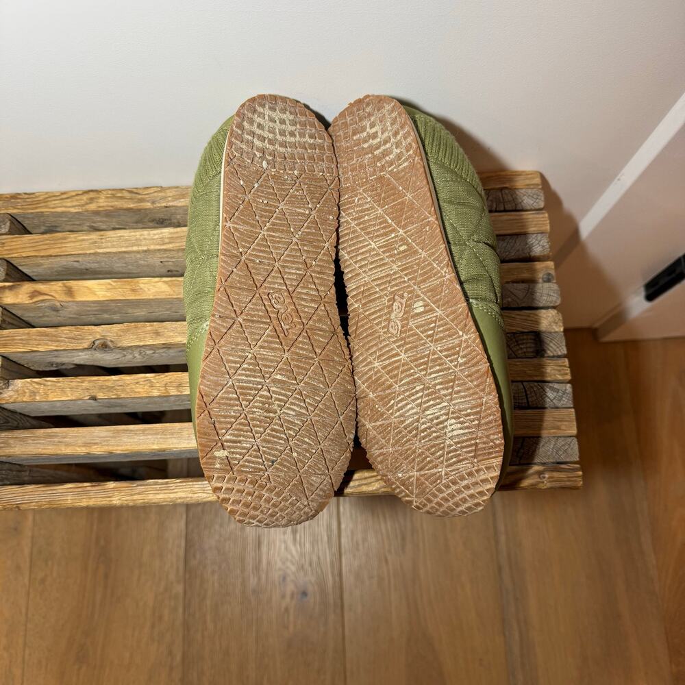 Teva Reember All Terrain Slip on Moc Puffer Outdoor Slippers. Casual, Preppy, - Picture 4 of 6